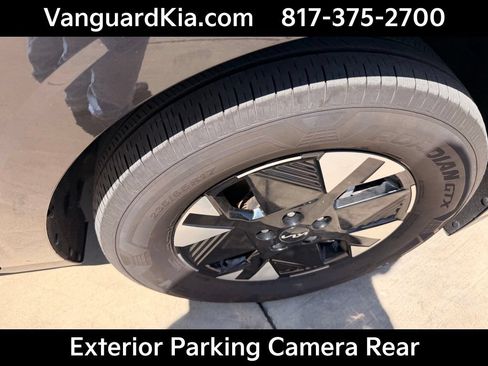 Certified 2026 Kia Carnival LXS FWD image 11