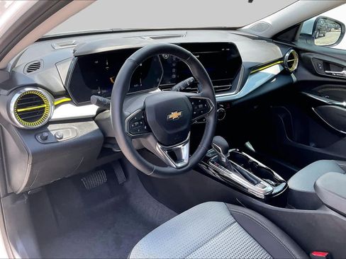 Certified 2026 Chevrolet Trax LT w/ Driver Confidence Package FWD image 17