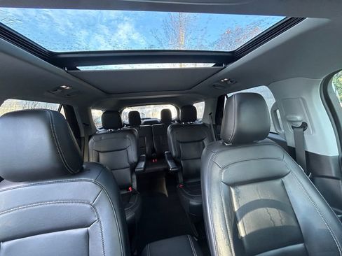 Used 2023 Ford Explorer XLT w/ Equipment Group 202A AWD/4WD image 28