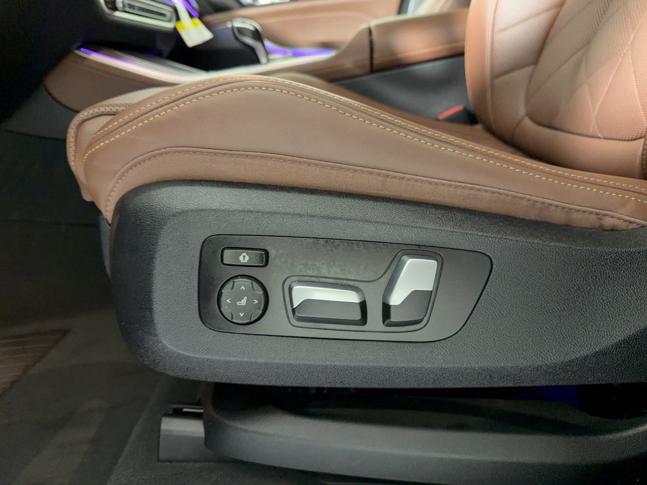 Used 2023 BMW X5 sDrive40i w/ Climate Comfort Package RWD image 16
