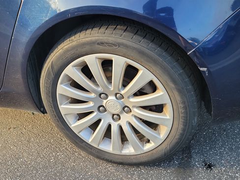 Used 2012 Buick Regal Premium FWD image 4