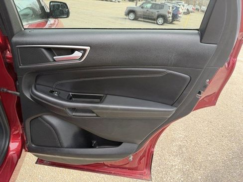 Used 2015 Ford Edge Titanium image 18