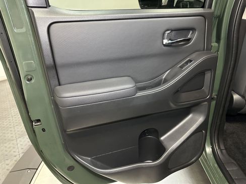 Used 2022 Nissan Frontier SV AWD/4WD image 30