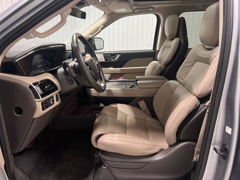 Used 2023 Lincoln Navigator L Reserve image 18