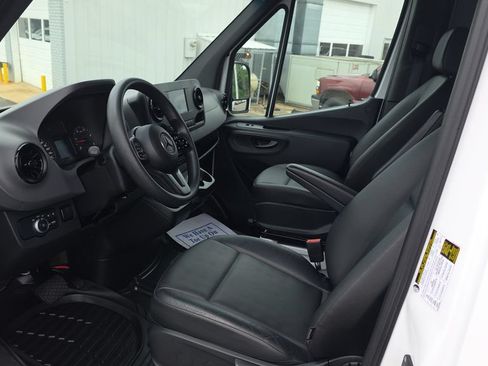 Used 2020 Mercedes-Benz Sprinter 3500 image 22
