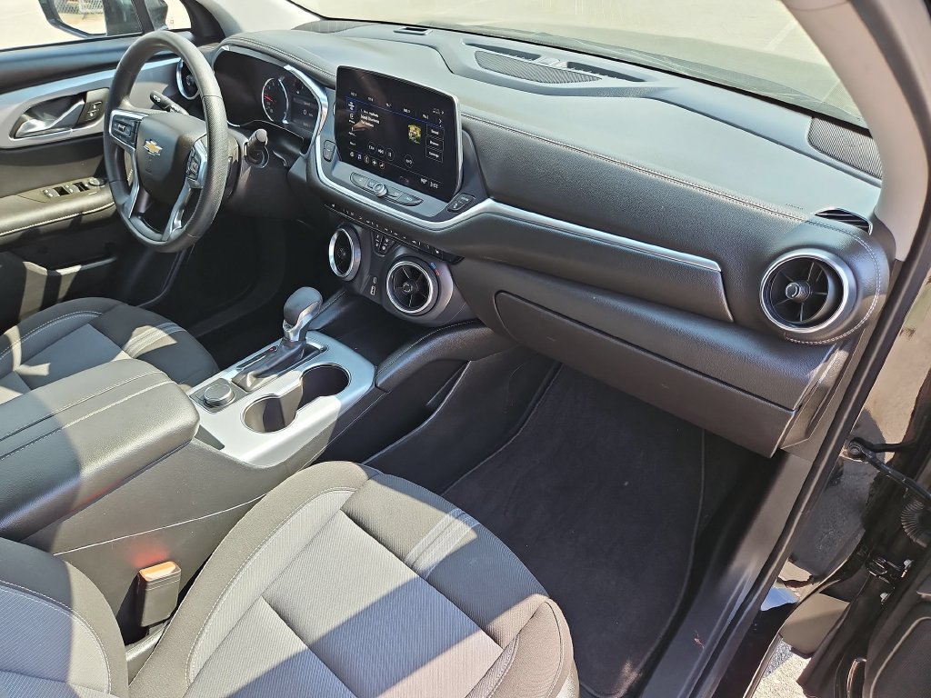 Used 2025 Chevrolet Blazer LT FWD image 31