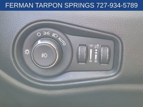 Used 2020 Jeep Renegade Latitude w/ Cold Weather Group image 25