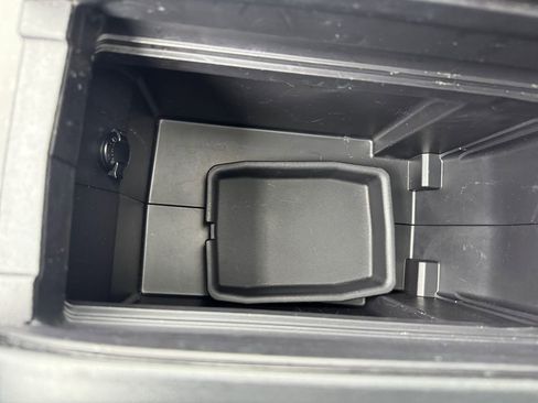 Used 2023 Toyota Highlander XSE image 29