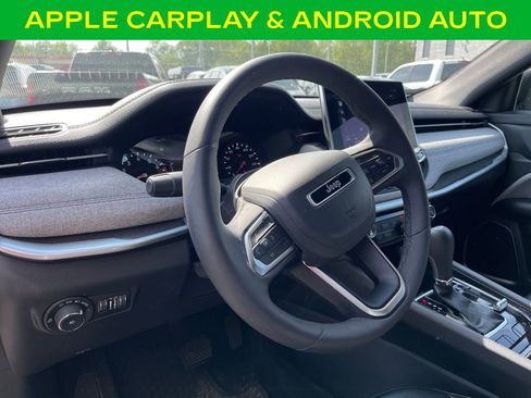 Used 2024 Jeep Compass Latitude w/ Convenience Group AWD/4WD image 16