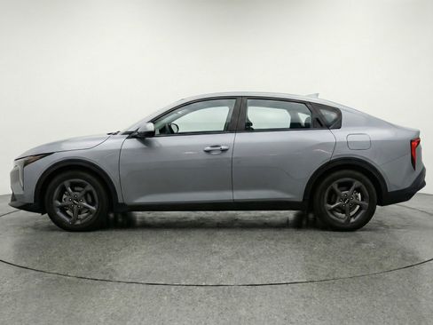 Used 2025 Kia K4 LXS image 5