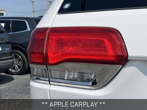 Used 2018 Jeep Grand Cherokee Limited image 10