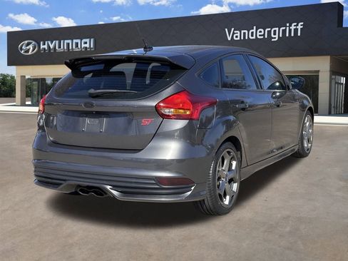 Used 2018 Ford Focus ST w/ Equipment Group 402A image 9
