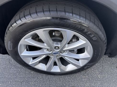 Used 2022 Ford Explorer Platinum w/ Equipment Group 601A image 32