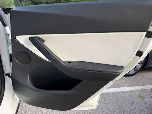 Used 2021 Tesla Model Y Long Range AWD/4WD image 29