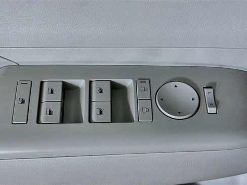 Used 2025 Hyundai Kona SEL AWD/4WD image 15