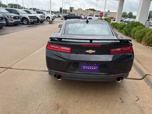 Used 2017 Chevrolet Camaro LT RWD image 6