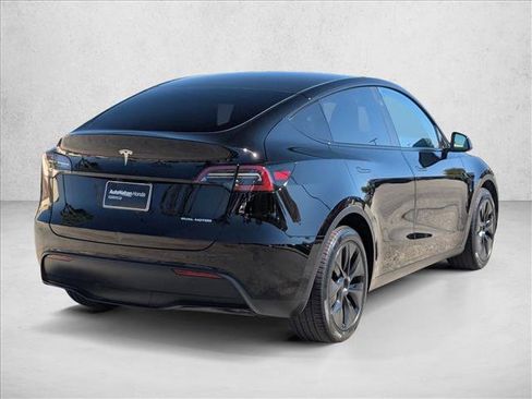Used 2025 Tesla Model Y Long Range AWD/4WD image 5