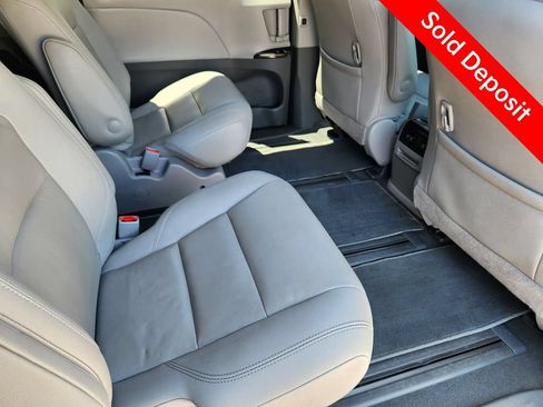 Used 2020 Toyota Sienna XLE w/ XLE Navigation Package AWD/4WD image 20