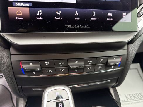 Used 2023 Maserati Ghibli Modena Q4 image 17