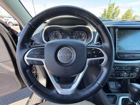 Used 2018 Jeep Cherokee Limited FWD image 21
