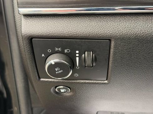 Used 2019 Jeep Grand Cherokee Limited AWD/4WD image 44