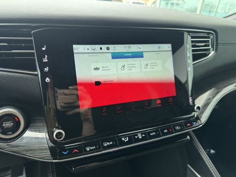 Used 2022 Jeep Wagoneer Series III image 15