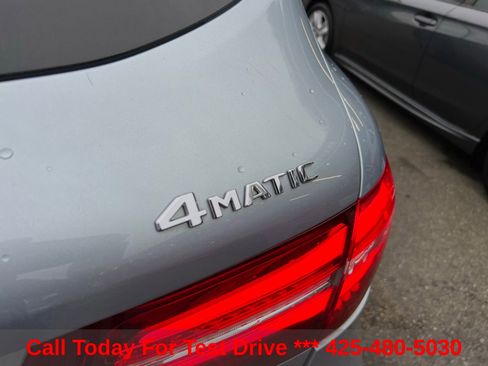 Used 2018 Mercedes-Benz GLC 300 4MATIC image 5