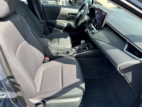 Used 2025 Toyota Corolla LE FWD image 21