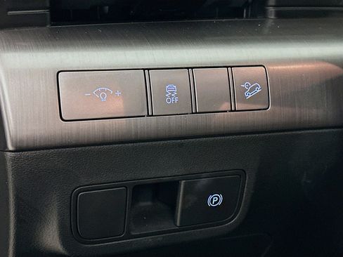 Used 2025 Hyundai Kona SEL image 17