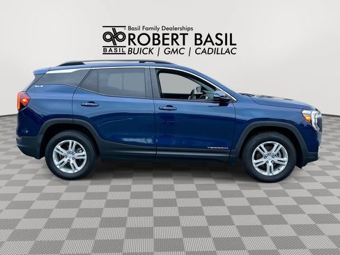 Used 2023 GMC Terrain SLE w/ Driver Convenience Package AWD/4WD image 9