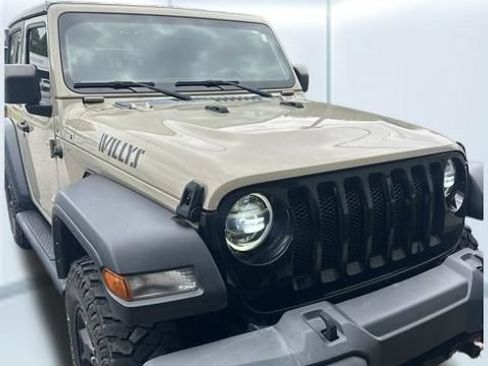 Used 2022 Jeep Wrangler Sport AWD/4WD image 3