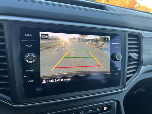 Certified 2021 Volkswagen Atlas SE image 23