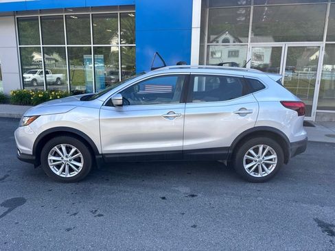 Used 2018 Nissan Rogue Sport SV w/ SV All-Weather Package AWD/4WD image 2