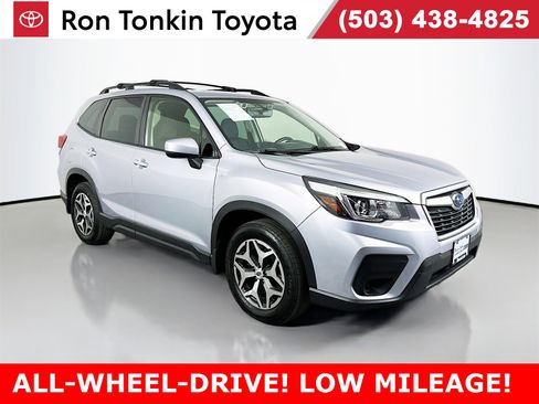 Used 2020 Subaru Forester Premium image 1