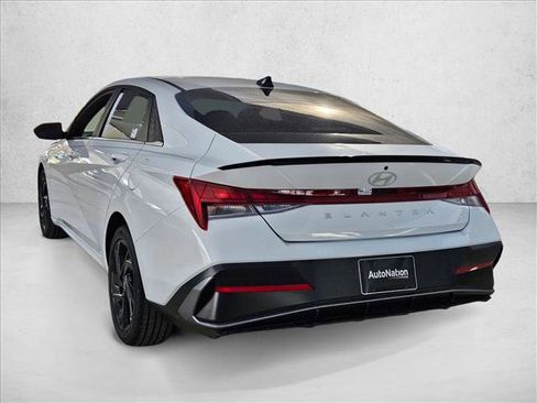 New 2026 Hyundai Elantra SEL Sport FWD image 9