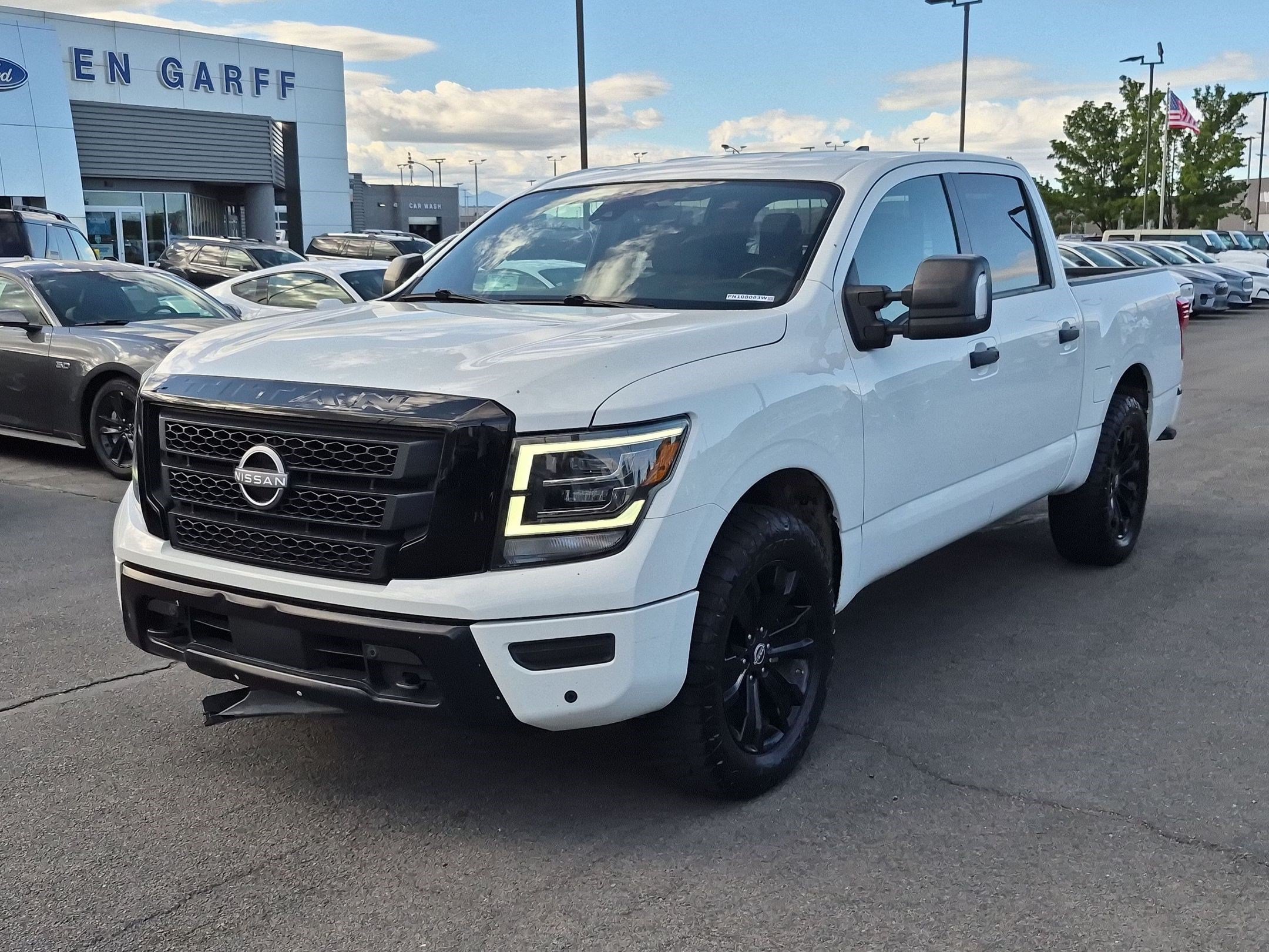 Used 2023 Nissan Titan SV w/ SV Convenience Package AWD/4WD image 11
