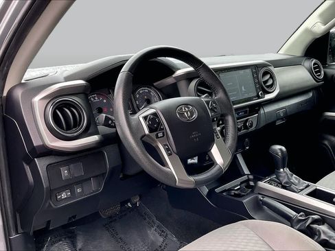 Used 2021 Toyota Tacoma SR5 w/ Technology Package AWD/4WD image 17