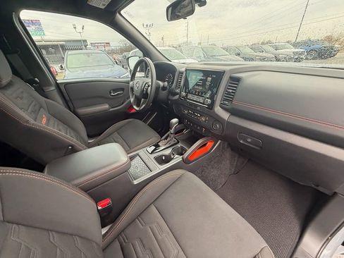 Used 2024 Nissan Frontier Pro-X w/ Pro Convenience Package image 25