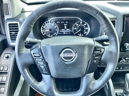 Used 2024 Nissan Frontier SV w/ SV Convenience Package RWD image 10