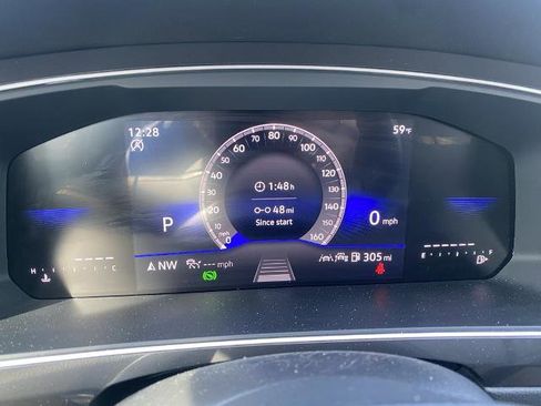 Used 2024 Volkswagen Tiguan Wolfsburg Edition image 19