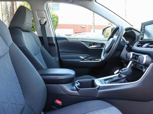 Used 2022 Toyota RAV4 XLE w/ Convenience Package FWD image 26