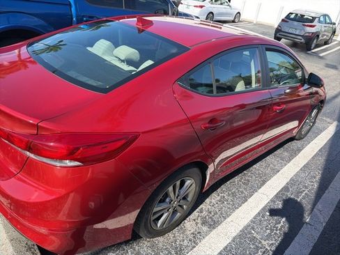 Used 2018 Hyundai Elantra SEL image 3