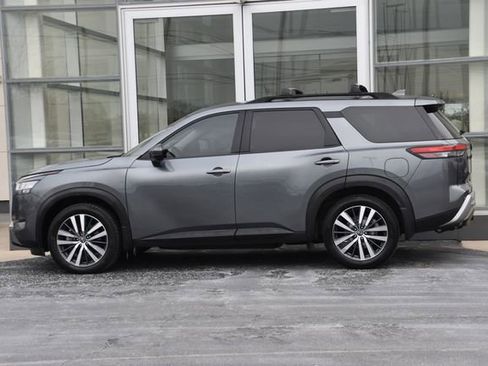 Used 2022 Nissan Pathfinder Platinum w/ Cargo Package AWD/4WD image 11