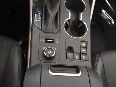 Used 2025 Toyota Highlander XSE AWD/4WD image 26