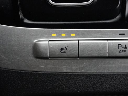 Used 2022 Kia Carnival LX image 55