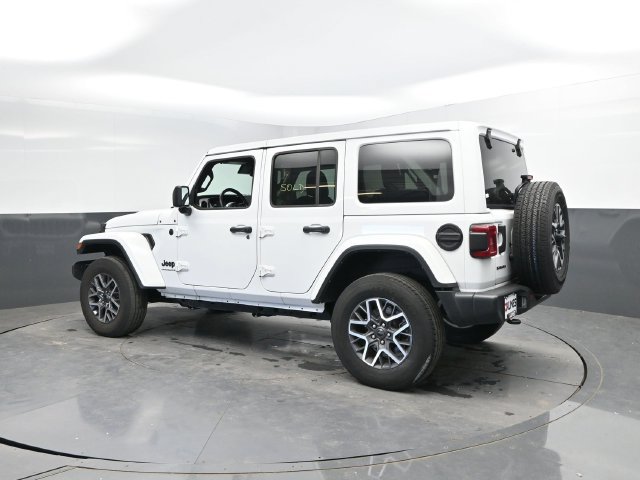 Used 2025 Jeep Wrangler Unlimited Sahara AWD/4WD image 8