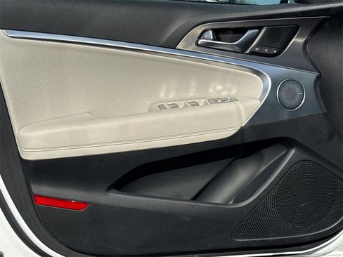 Used 2025 Genesis G70 2.5T w/ Sport Prestige Package image 10