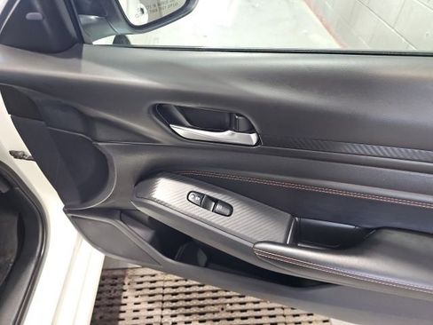 Used 2020 Nissan Altima 2.5 SR w/ Premium Package image 30