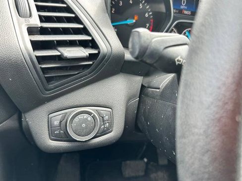 Used 2017 Ford Escape SE AWD/4WD image 36