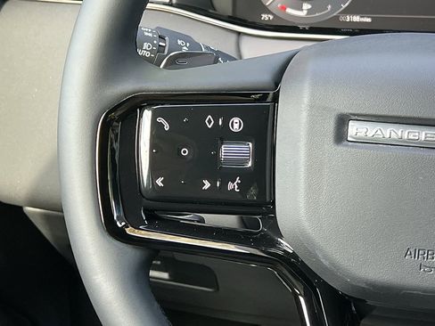 Used 2025 Land Rover Range Rover Evoque S image 38